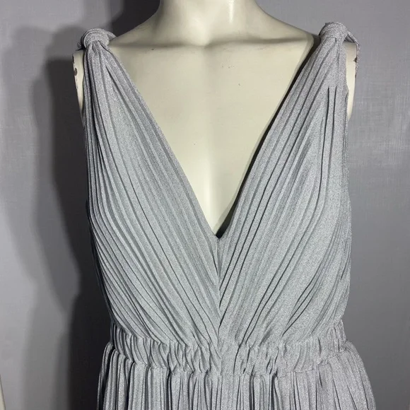 Halston LANA PLEATED V NECK GOWN 6 - Picture 2 of 8